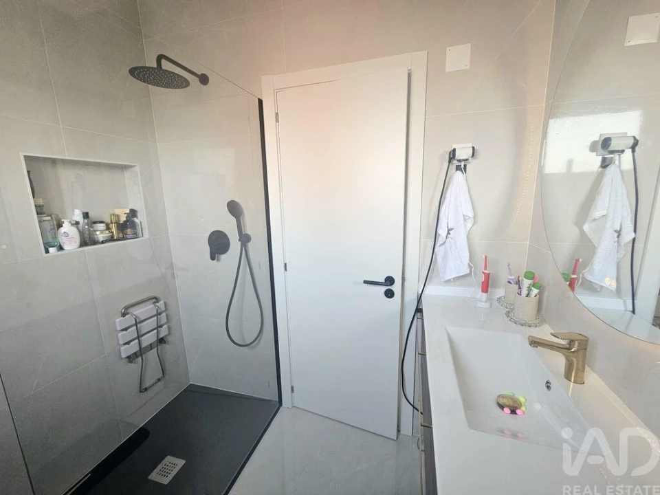 Apartamento T2 para Venda em Cacém e São Marcos Foto 12