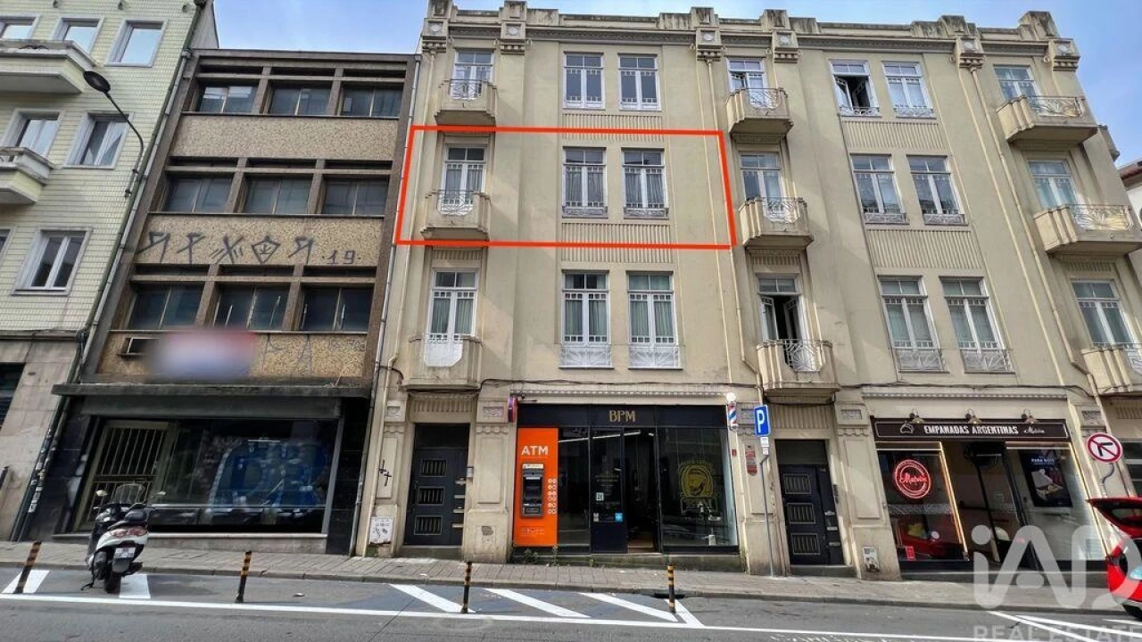 Apartamento T3 para Venda em Cedofeita, Santo Ildefonso, Sé, Miragaia, São Nicolau e Vitória Foto 2