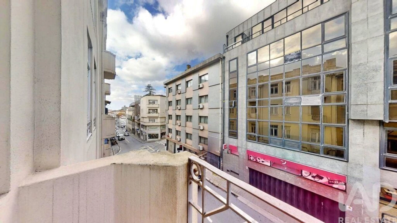 Apartamento T3 para Venda em Cedofeita, Santo Ildefonso, Sé, Miragaia, São Nicolau e Vitória Foto 24