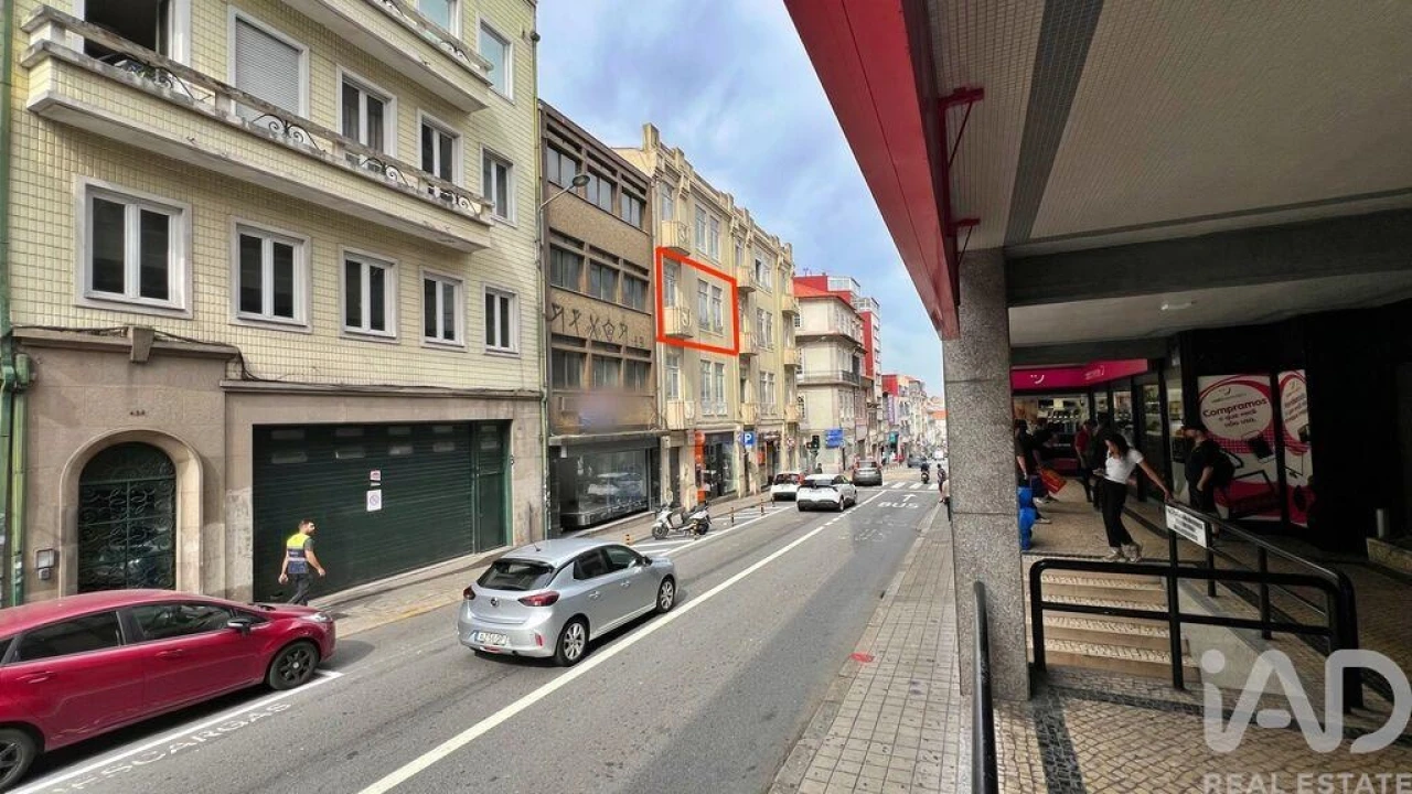 Apartamento T3 para Venda em Cedofeita, Santo Ildefonso, Sé, Miragaia, São Nicolau e Vitória Foto 1