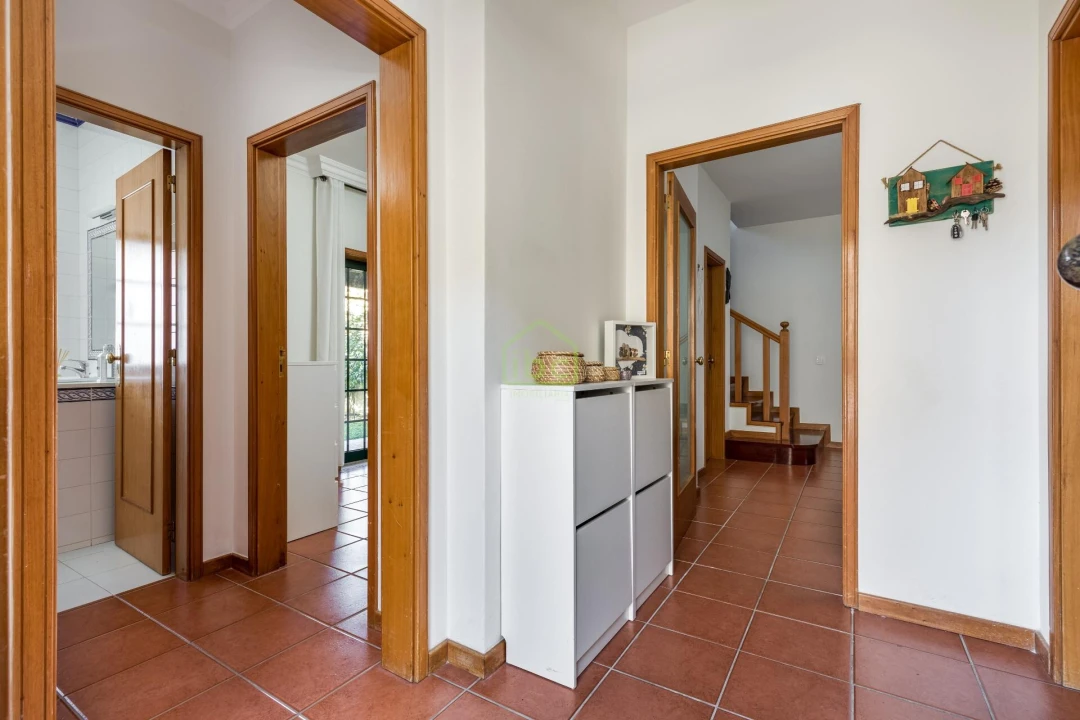 Moradia T4 para Venda em Arvore Foto 6