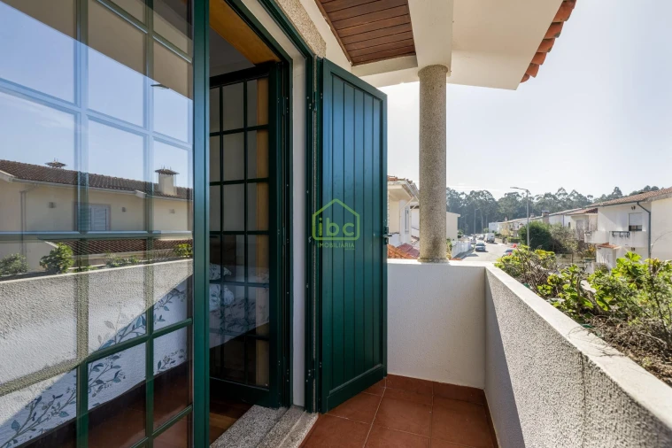 Moradia T4 para Venda em Arvore Foto 15