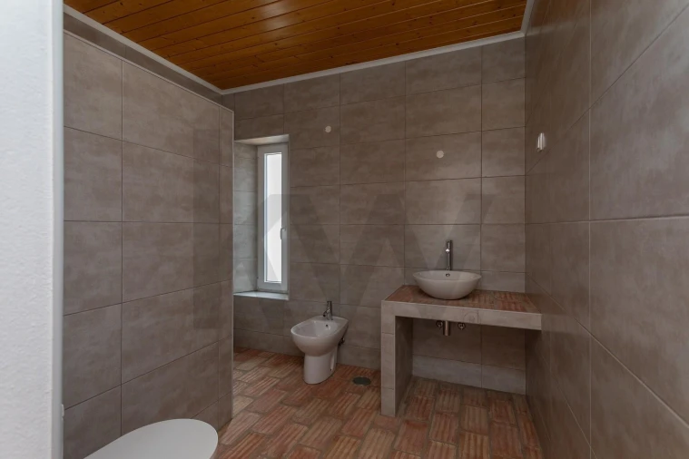 Moradia T1 para Venda em São Teotónio Foto 17