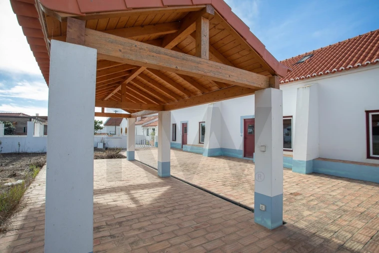 Moradia T1 para Venda em São Teotónio Foto 45