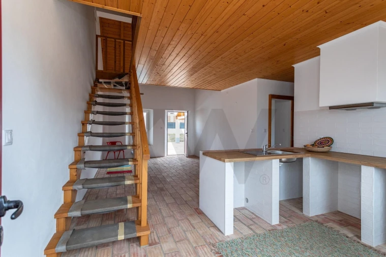 Moradia T1 para Venda em São Teotónio Foto 4