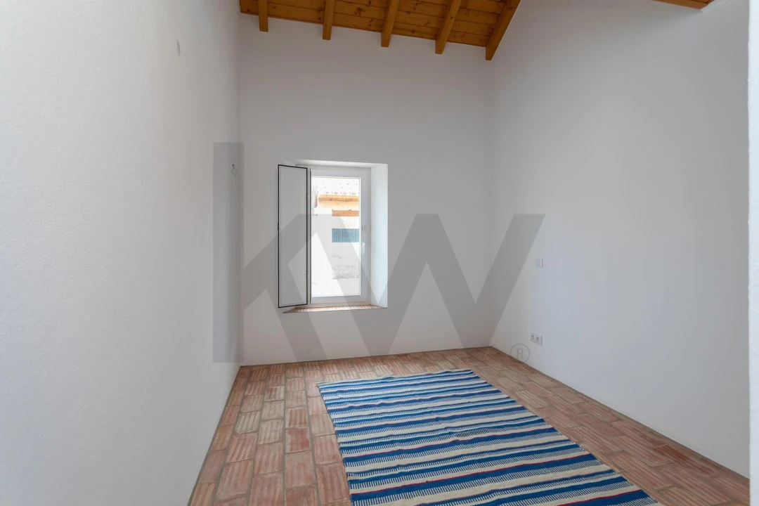 Moradia T1 para Venda em São Teotónio Foto 14