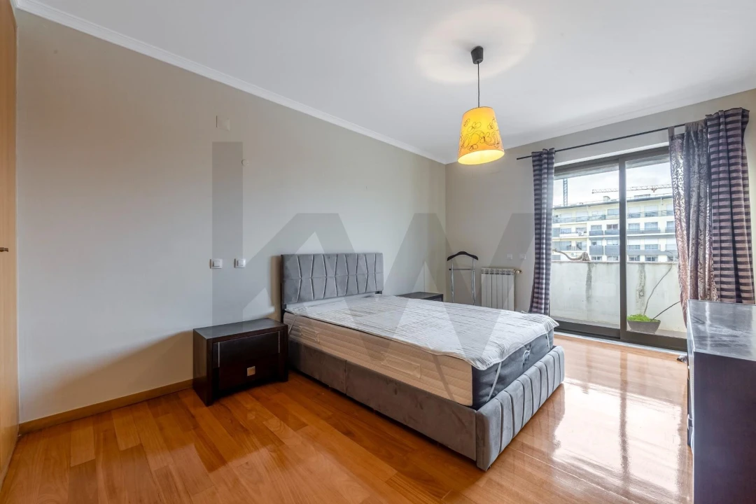 Apartamento T3 para Arrendamento em Benfica Foto 17