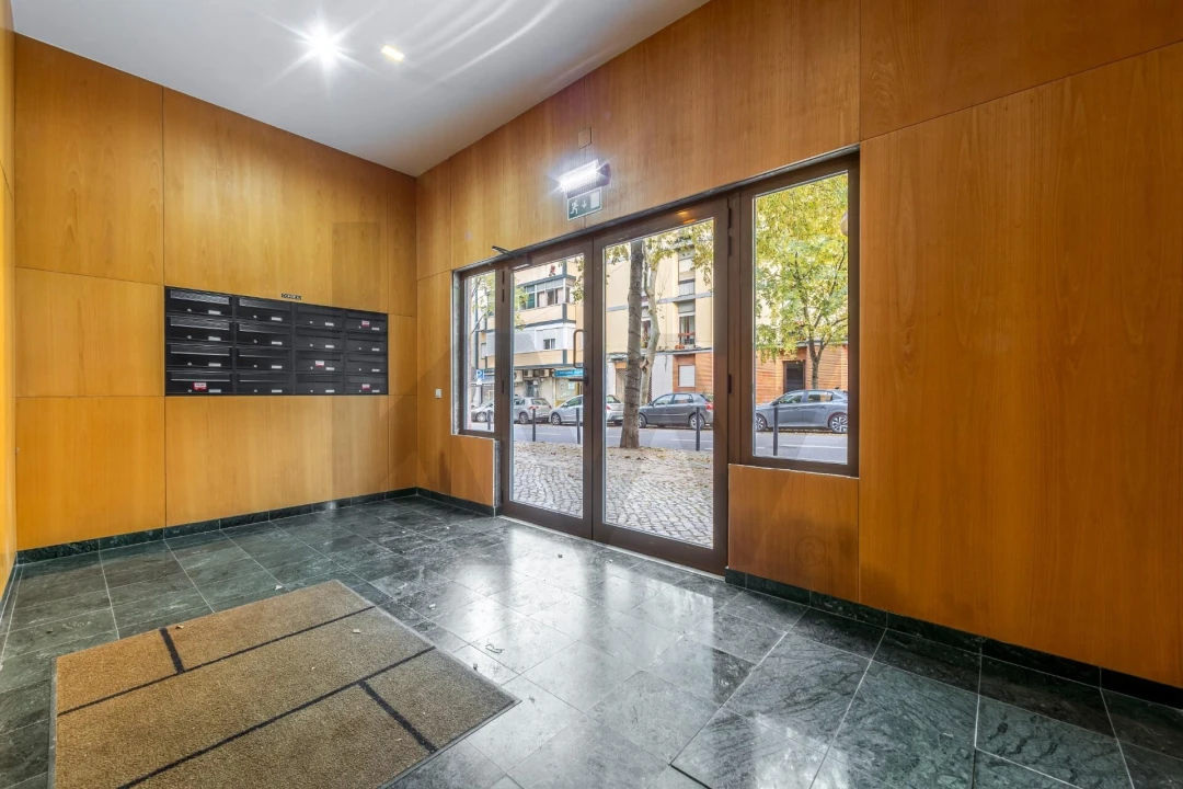 Apartamento T3 para Arrendamento em Benfica Foto 3