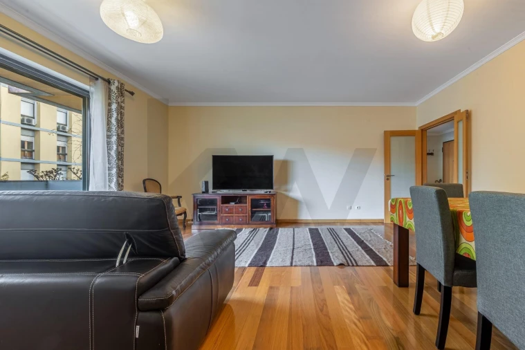 Apartamento T3 para Arrendamento em Benfica Foto 8