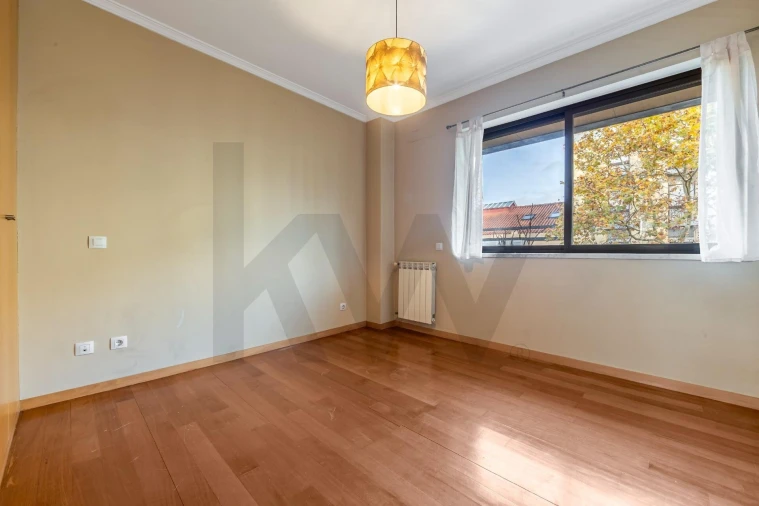 Apartamento T3 para Arrendamento em Benfica Foto 25