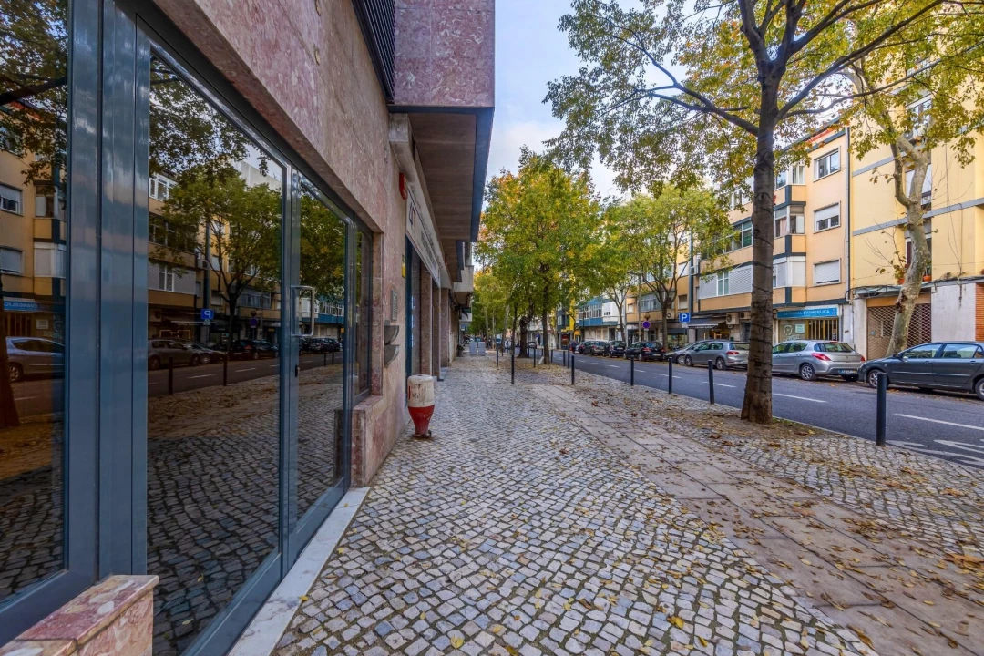 Apartamento T3 para Arrendamento em Benfica Foto 2