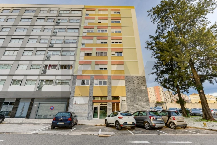 Apartamento T3 para Venda em Carnide Foto 22