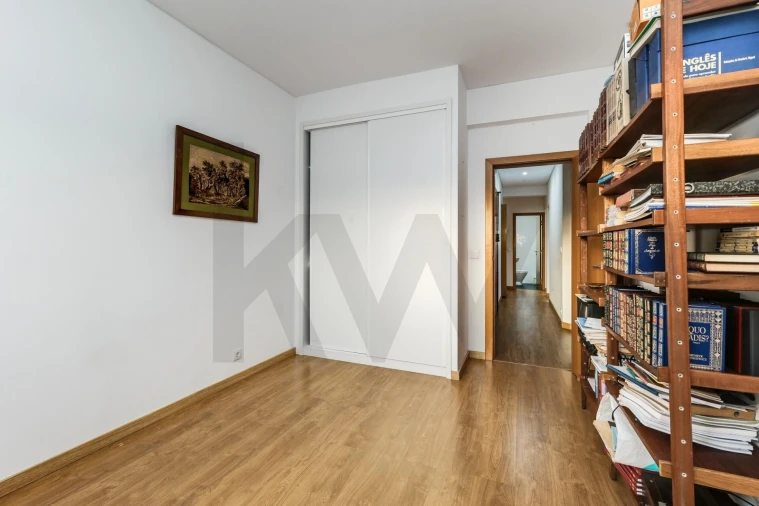 Apartamento T3 para Venda em Carnide Foto 4