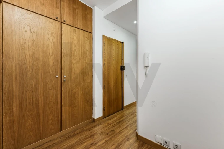 Apartamento T3 para Venda em Carnide Foto 12