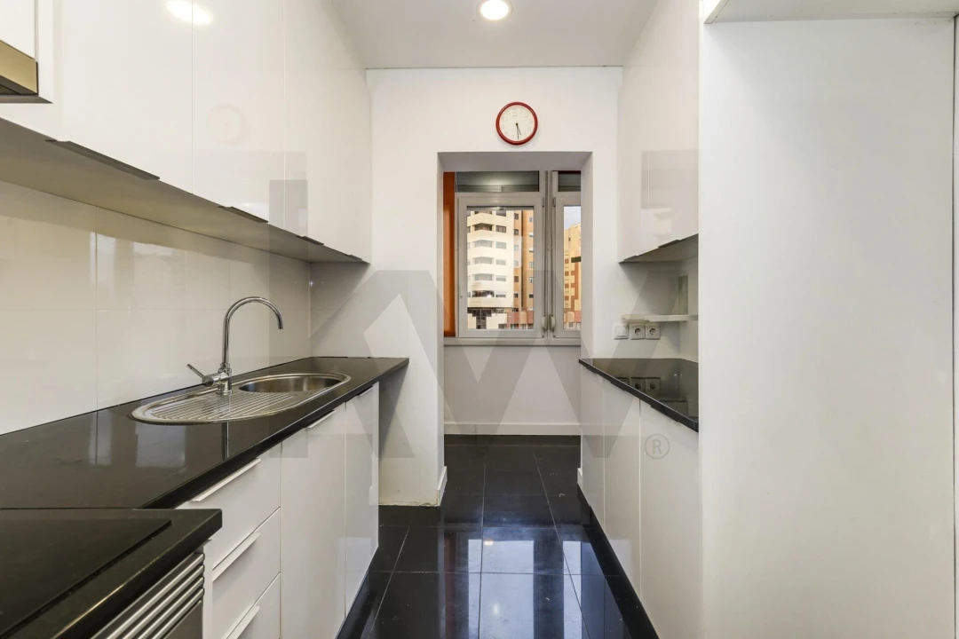 Apartamento T3 para Venda em Carnide Foto 18