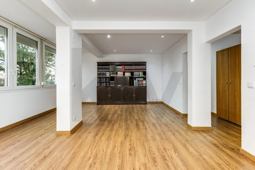 Apartamento T3 para Venda em Carnide Foto 16