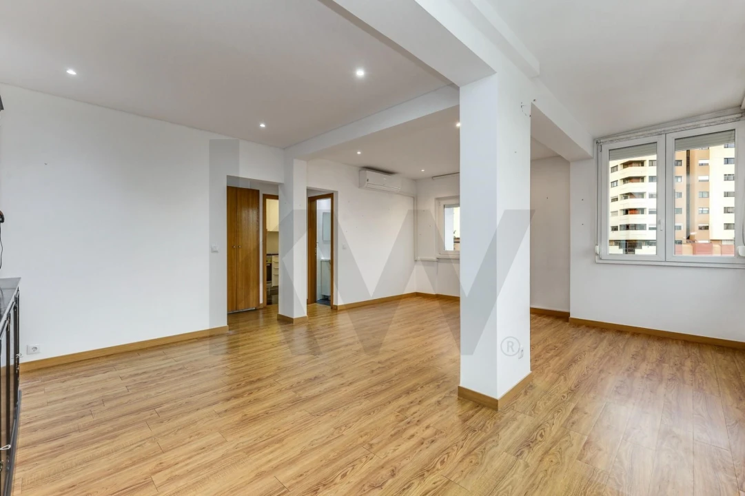 Apartamento T3 para Venda em Carnide Foto 15