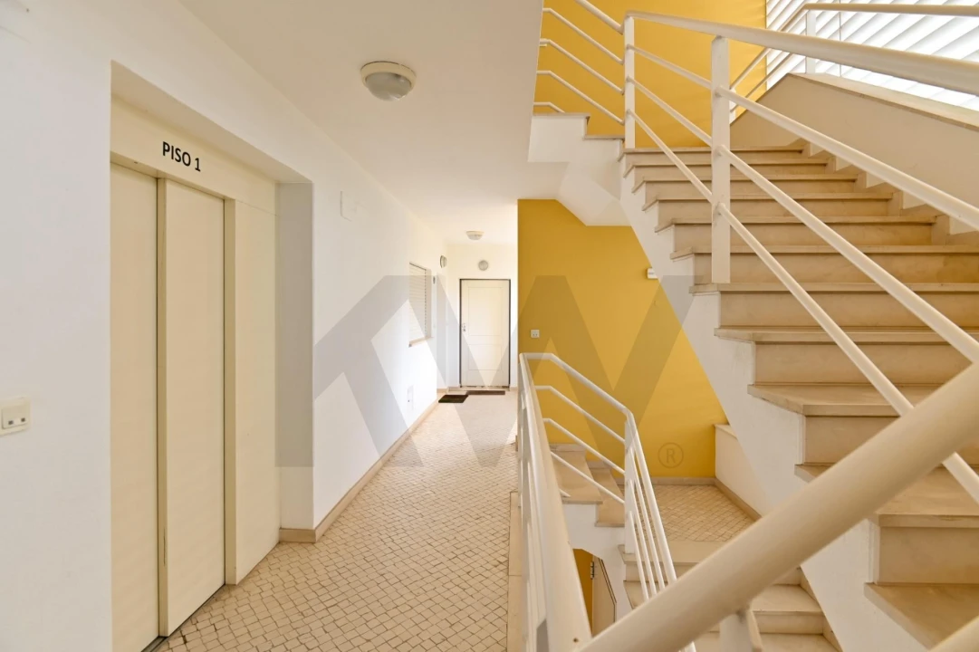 Apartamento T1 para Arrendamento em Alcabideche Foto 16