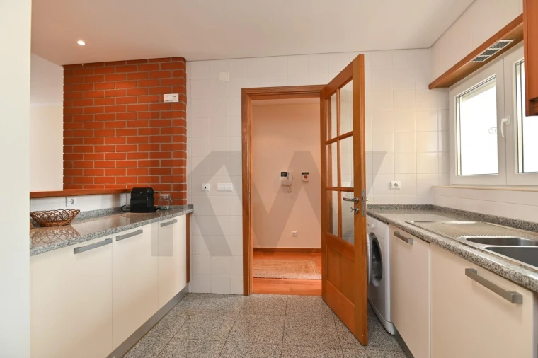 Apartamento T1 para Arrendamento em Alcabideche Foto 9