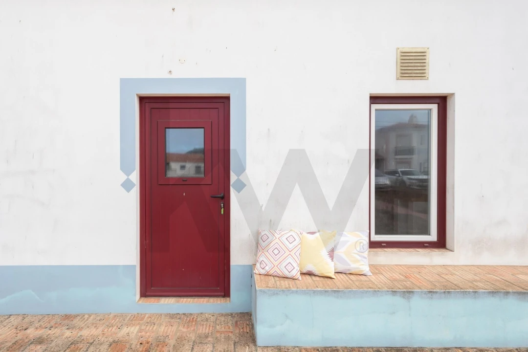 Moradia T1 para Venda em São Teotónio Foto 1