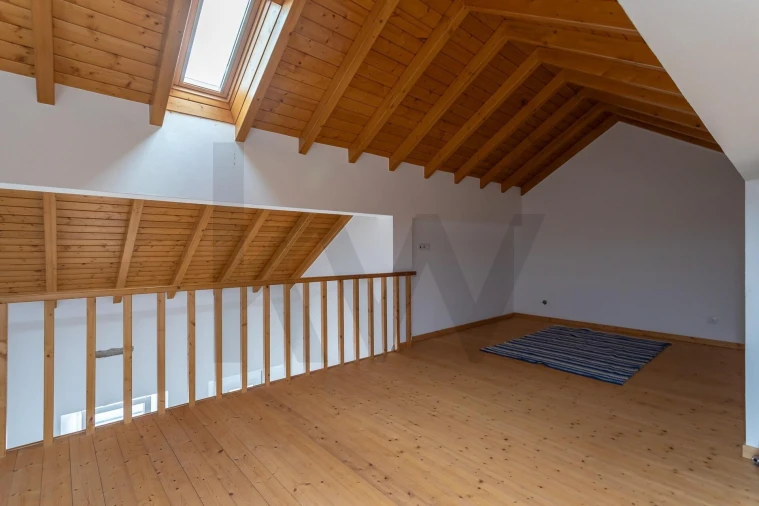 Moradia T1 para Venda em São Teotónio Foto 27