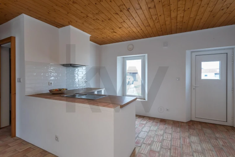 Moradia T1 para Venda em São Teotónio Foto 5