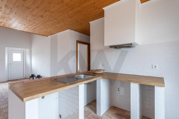 Moradia T1 para Venda em São Teotónio Foto 35