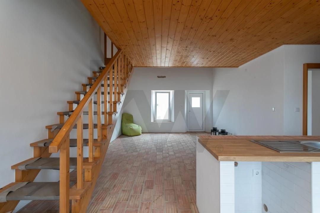 Moradia T1 para Venda em São Teotónio Foto 3