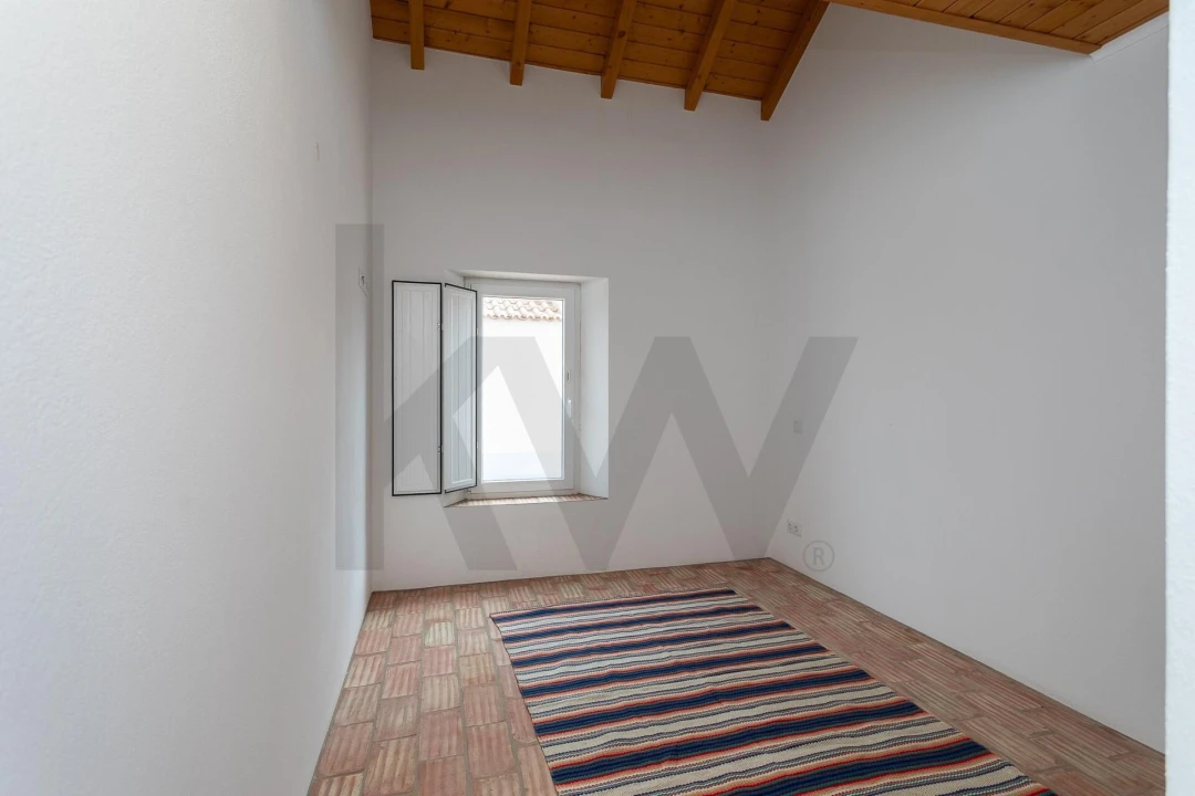 Moradia T1 para Venda em São Teotónio Foto 15