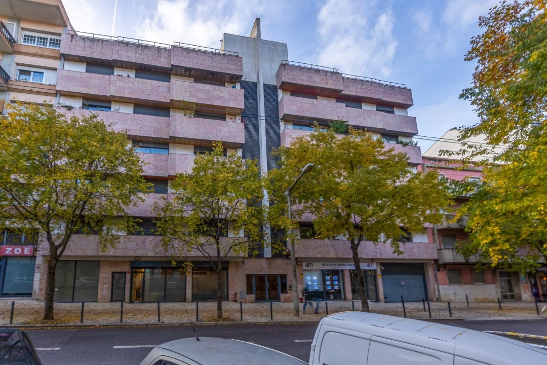 Apartamento T3 para Venda em Benfica Foto 1