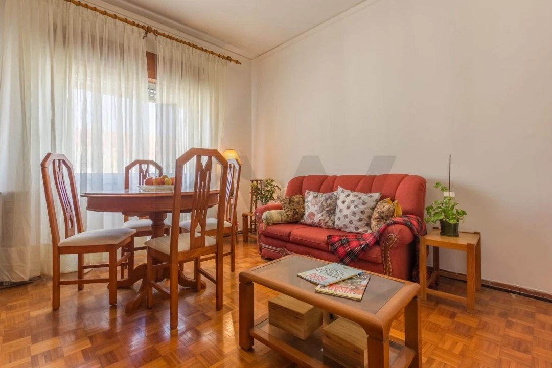 Apartamento T1 para Venda em Amora Foto 3