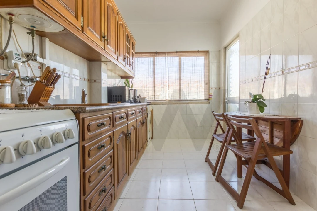 Apartamento T1 para Venda em Amora Foto 7