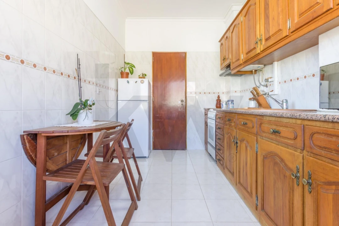 Apartamento T1 para Venda em Amora Foto 9
