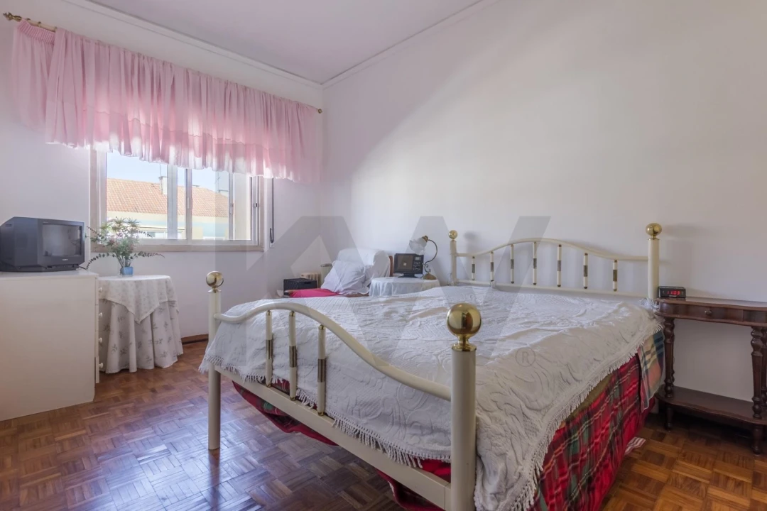 Apartamento T1 para Venda em Amora Foto 12