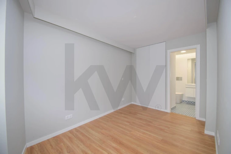 Apartamento T1 para Venda em Santo António Foto 6