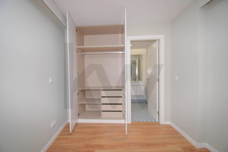 Apartamento T1 para Venda em Santo António Foto 5