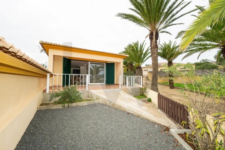 Moradia T2 para Venda em Porto Santo Foto 3