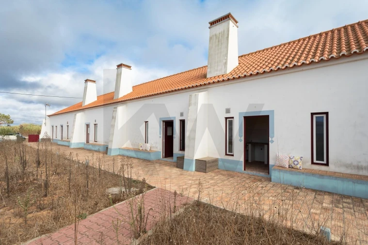 Moradia T1 para Venda em São Teotónio Foto 27