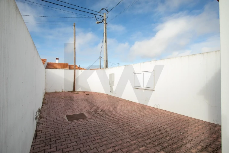 Moradia T1 para Venda em São Teotónio Foto 35