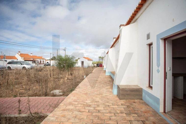 Moradia T1 para Venda em São Teotónio Foto 29