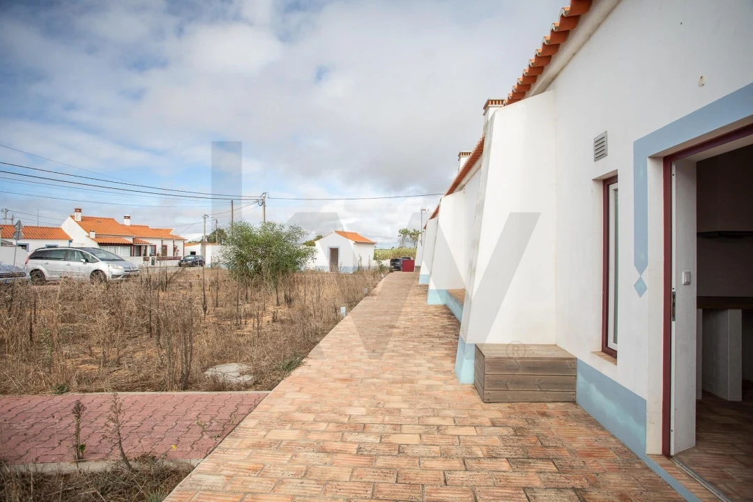 Moradia T1 para Venda em São Teotónio Foto 29