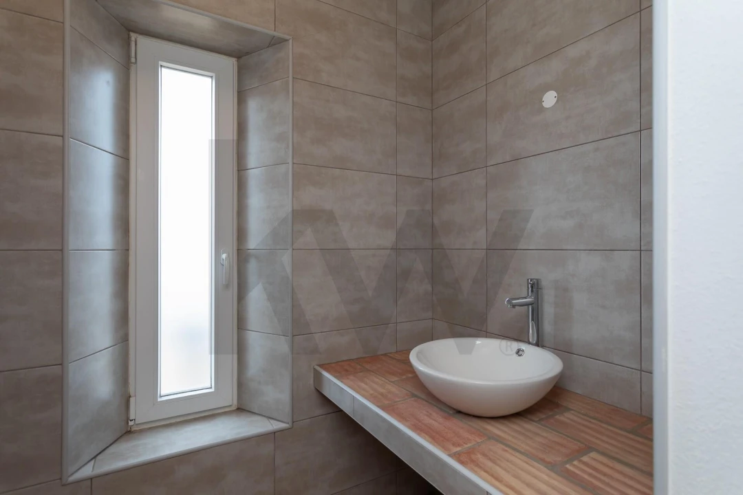 Moradia T1 para Venda em São Teotónio Foto 8