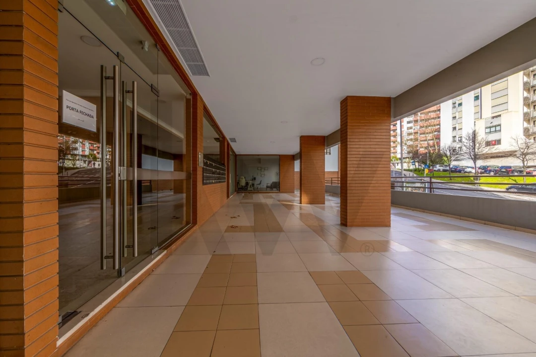 Apartamento T3 para Venda em Algés, Linda-A-Velha e Cruz Quebrada-Dafundo Foto 24