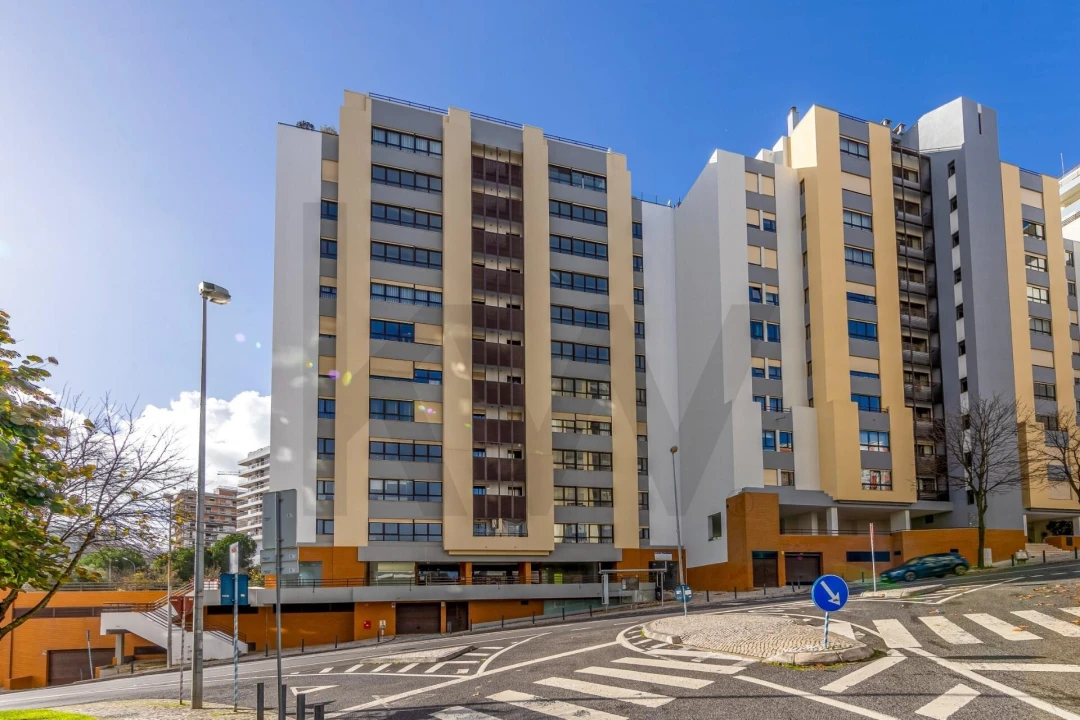 Apartamento T3 para Venda em Algés, Linda-A-Velha e Cruz Quebrada-Dafundo Foto 25