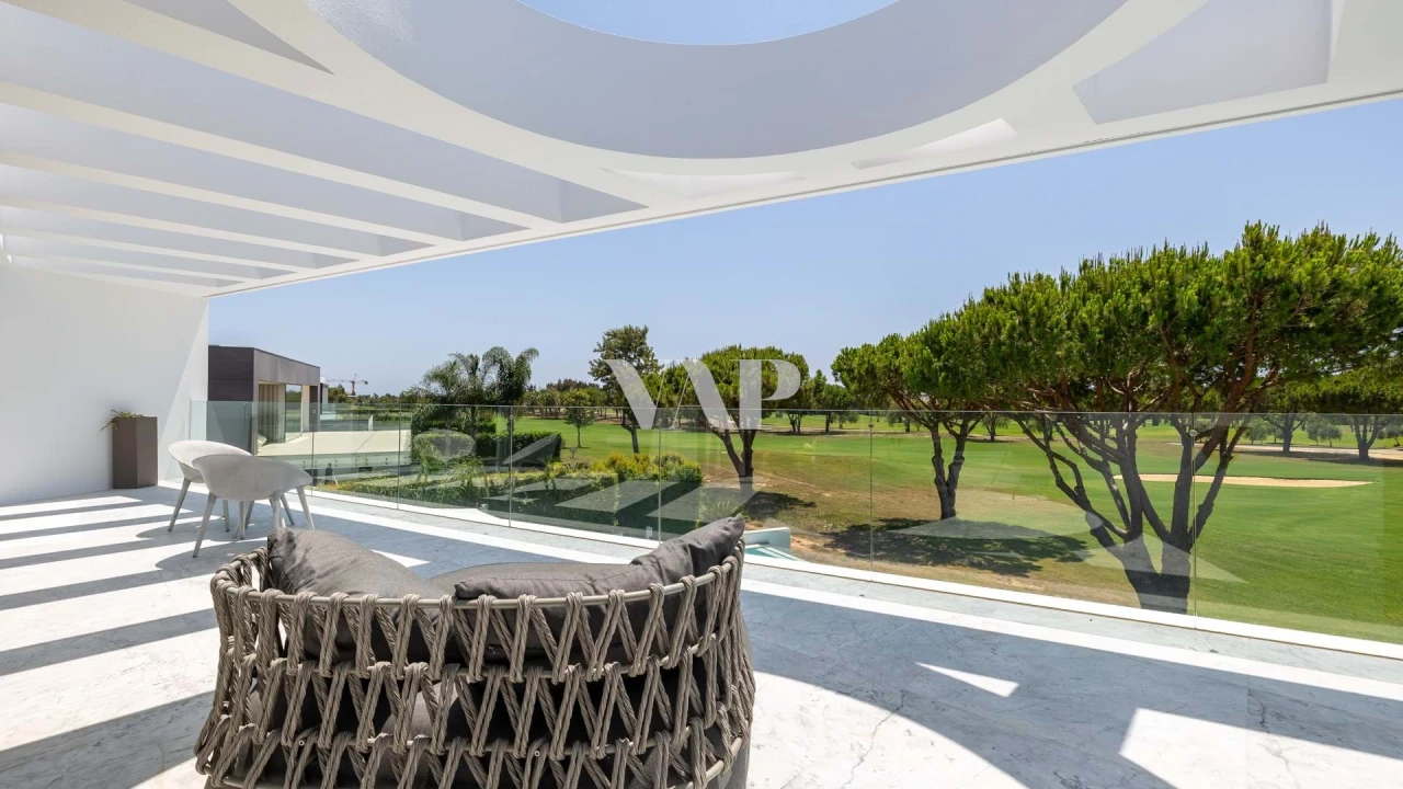 Moradia T5 para Arrendamento em Quarteira Foto 22