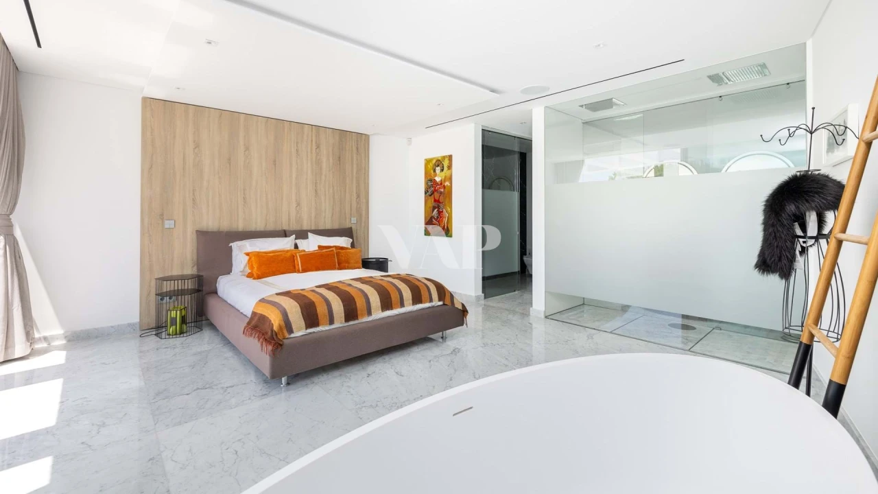 Moradia T5 para Arrendamento em Quarteira Foto 19