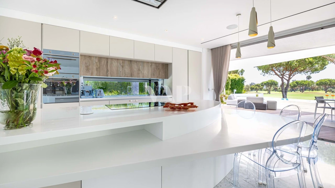 Moradia T5 para Arrendamento em Quarteira Foto 10