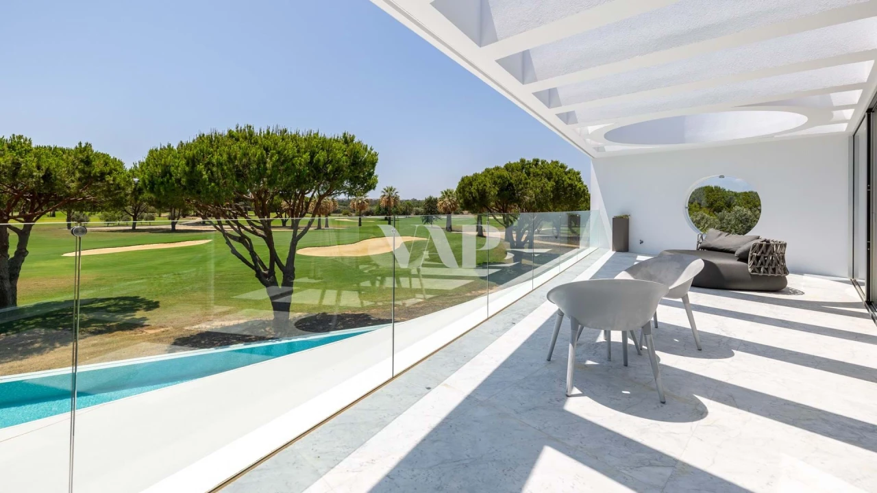 Moradia T5 para Arrendamento em Quarteira Foto 20