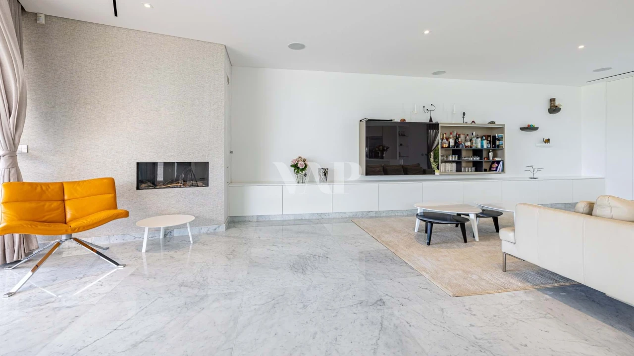 Moradia T5 para Arrendamento em Quarteira Foto 7