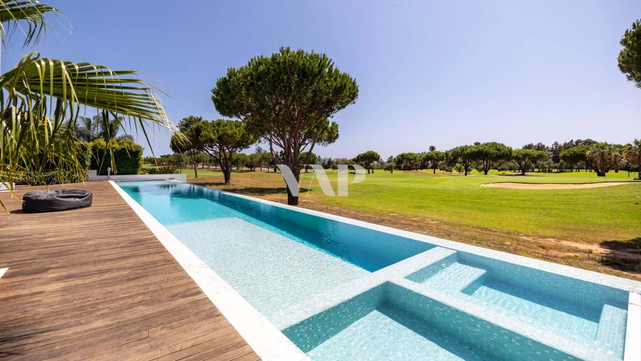 Moradia T5 para Arrendamento em Quarteira Foto 5